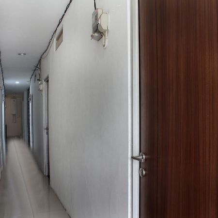Oyo 345 Wynne Residence Jakarta Exterior foto